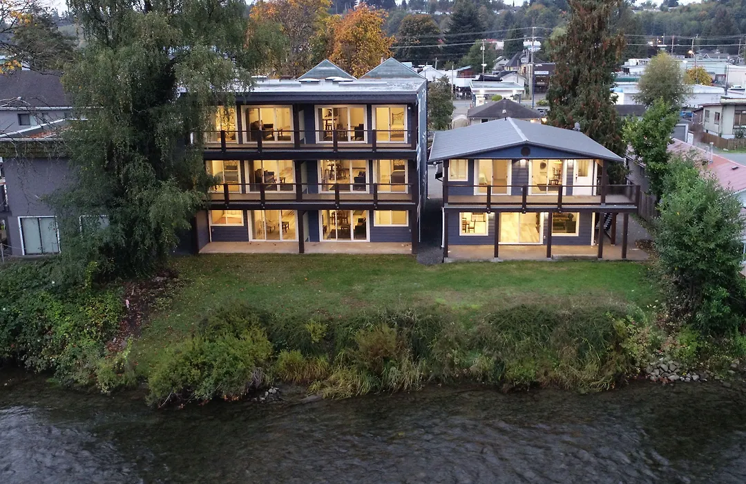 Chateau Riverside-1